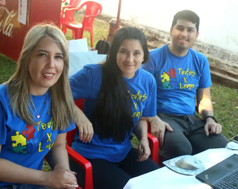 Momento de DIVERtite picoTEAndo (1ª edición) de la Fundación ATYPICAL Py