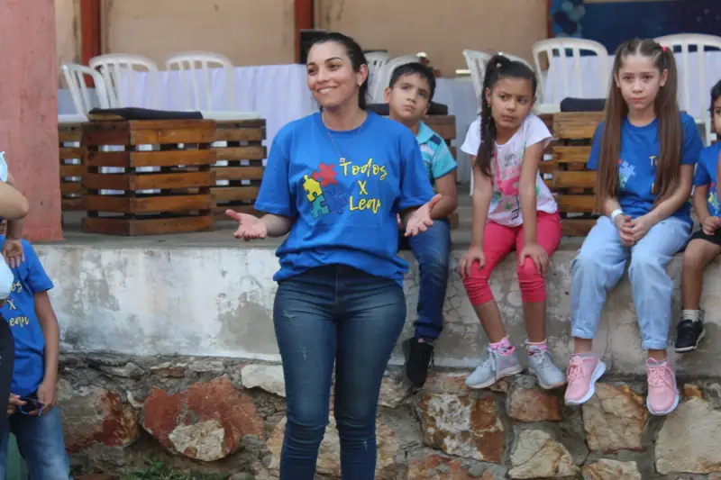 Momento de DIVERtite picoTEAndo (1ª edición) de la Fundación ATYPICAL Py